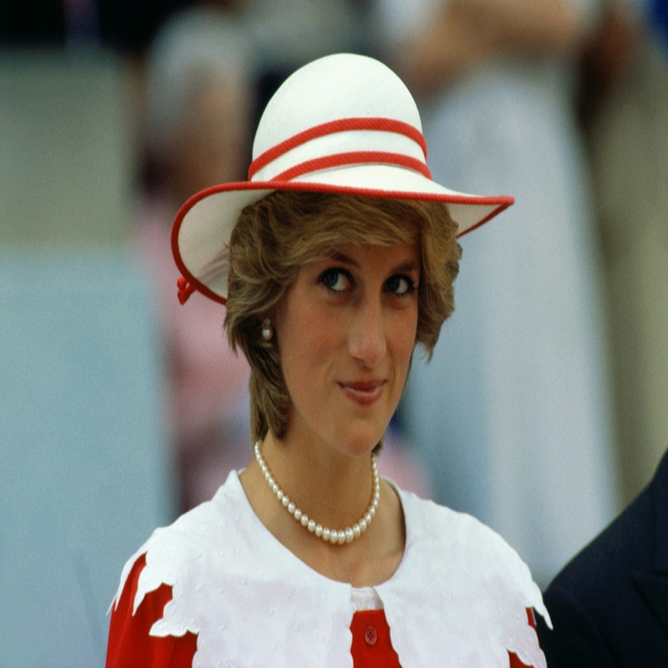 10 Most Beautiful Women Ever and What They Really Earn